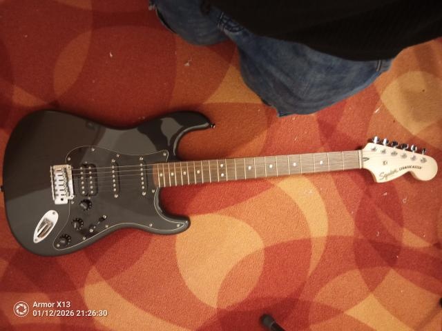 Squier affinity stratocaster + Fender frontman 15G - 5