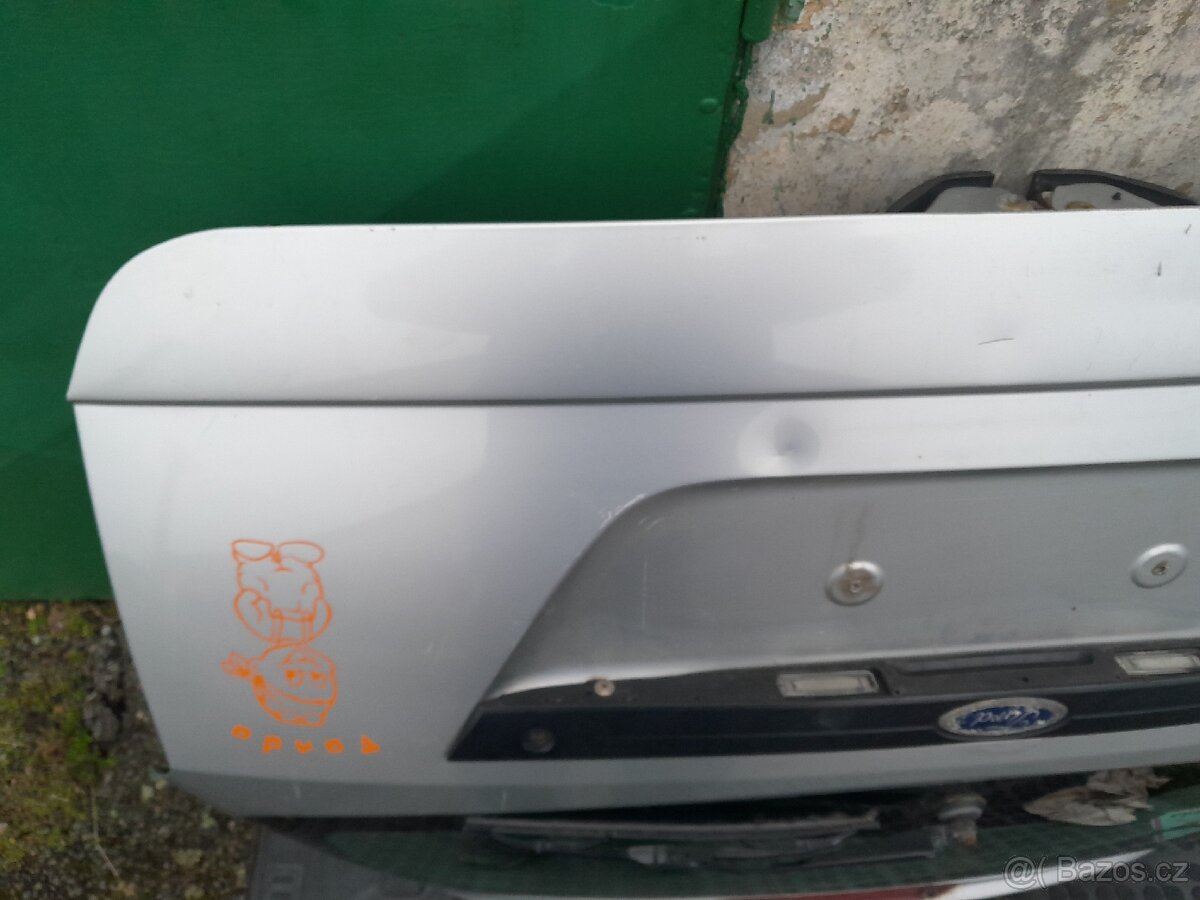 Ford Focus combi MK1 - 5. dveře, víko kufru - 5
