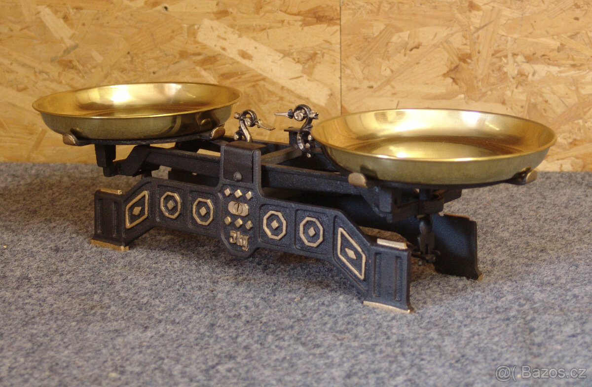 Starožitné váhy 5 kg + sada závaží - 5