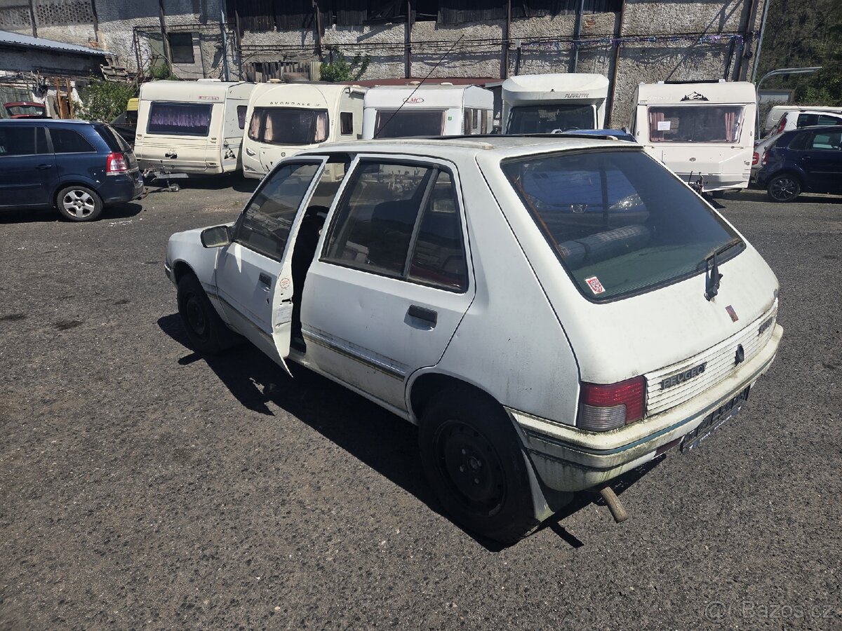 Peugeot 205 - 5