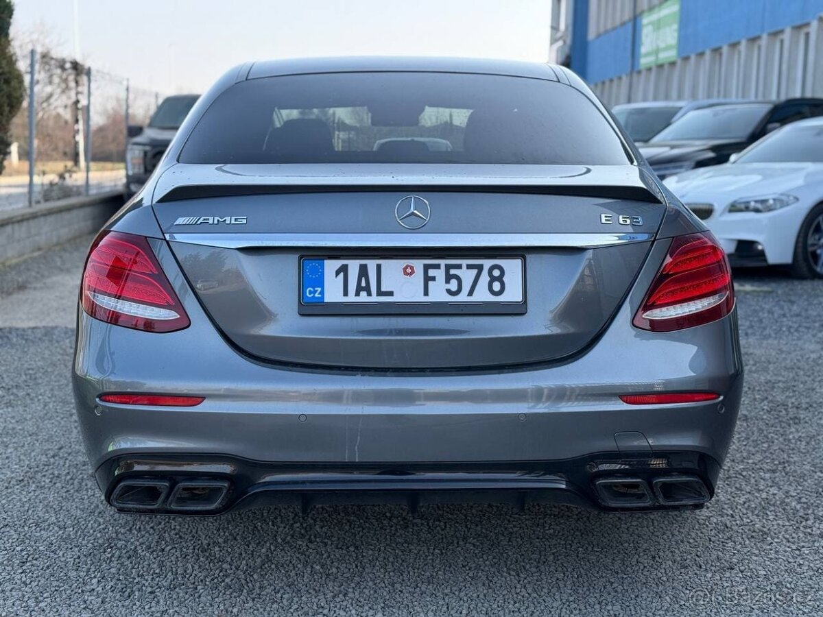 Mercedes-Benz E63 AMG 4MATIC+ - 5