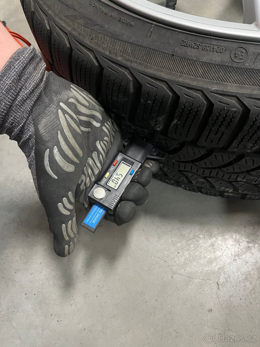 Kompletní sada Audi A3 R18 zimní - 5