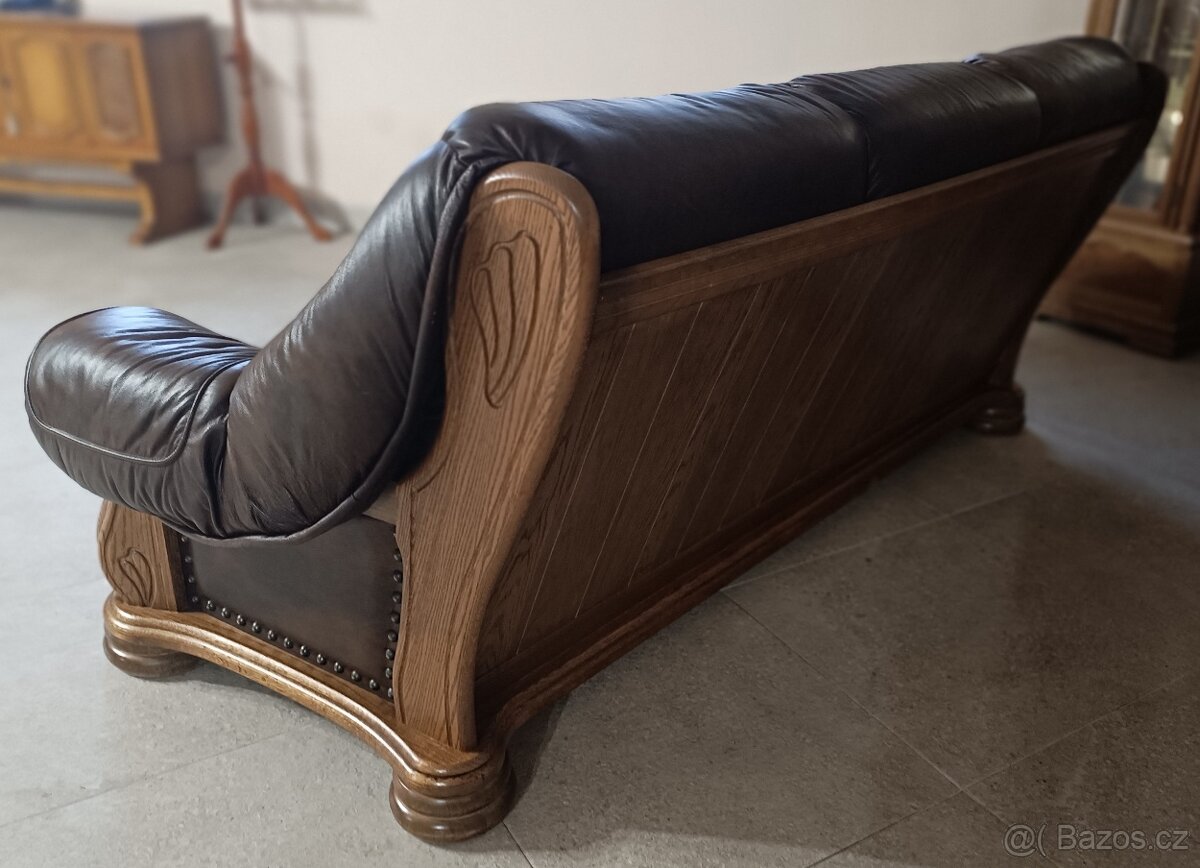Rustikální, kožený gauč, masivní dub. - 5