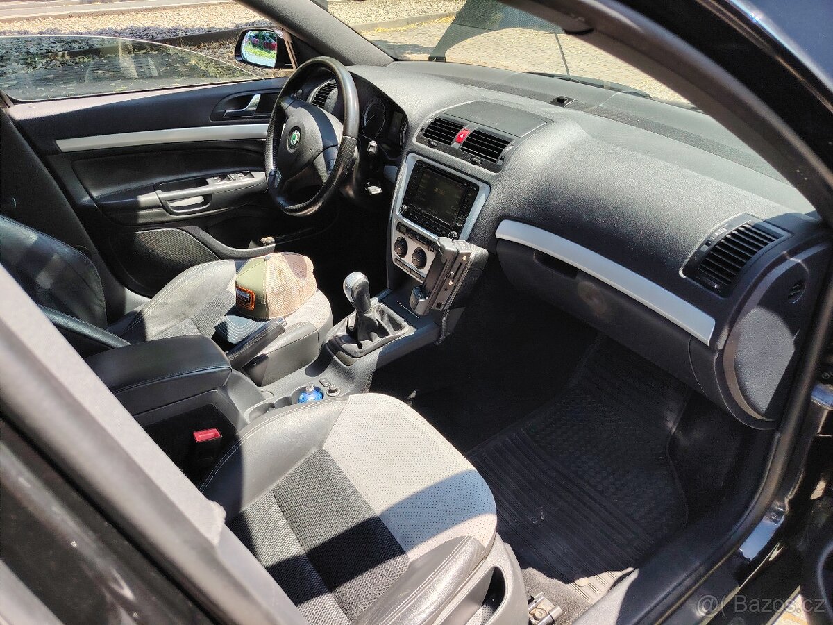 Škoda Octavia Combi 2 RS 2.0 TFSI - 5