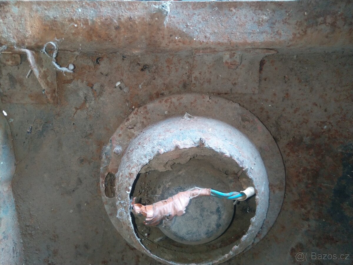 Tatra 148 přední blatníky - 5