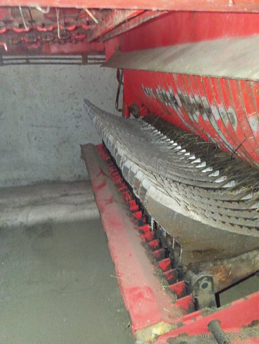 Senážní vůz Pöttinger - 5