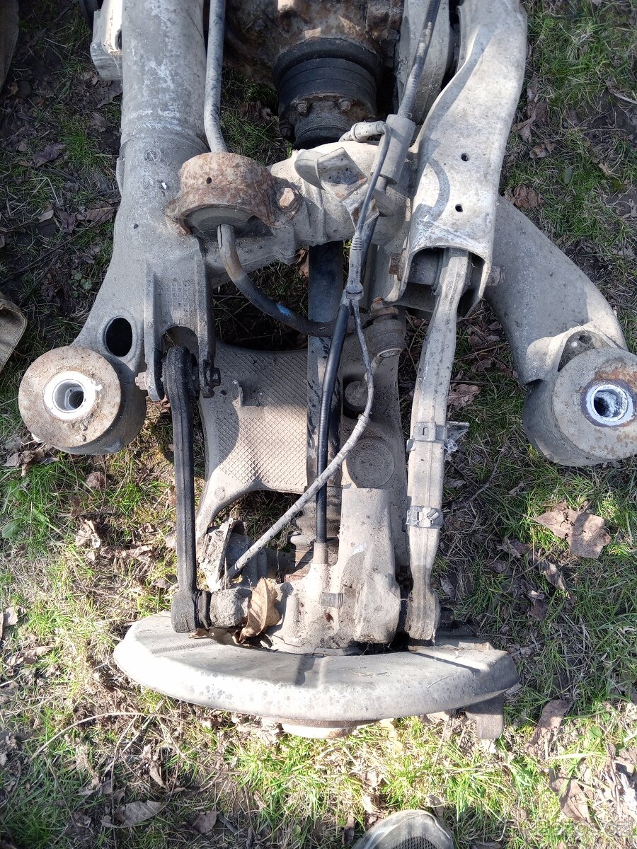 BMW 7 e65 e66 zadní náprava - tlumiče - 5