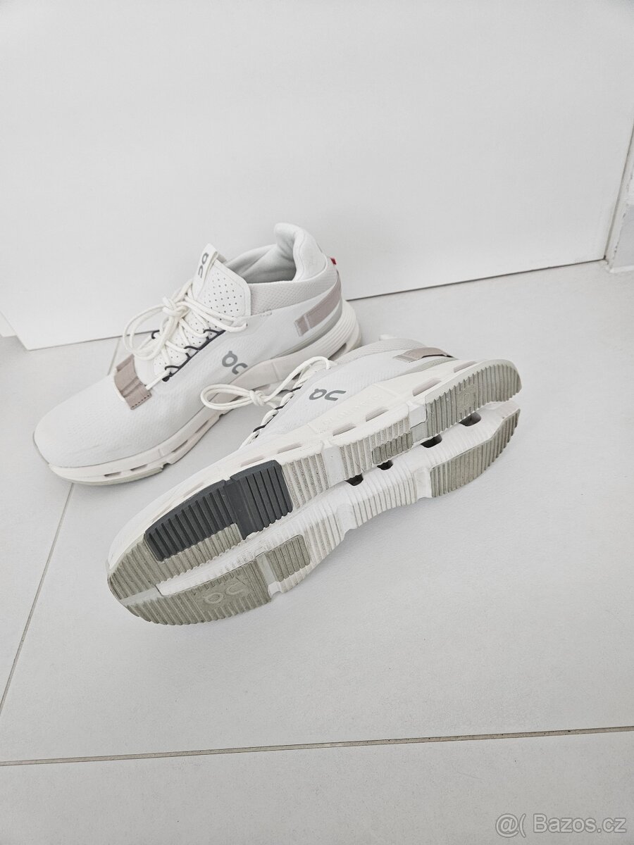 On M Cloudnova 2 - 5