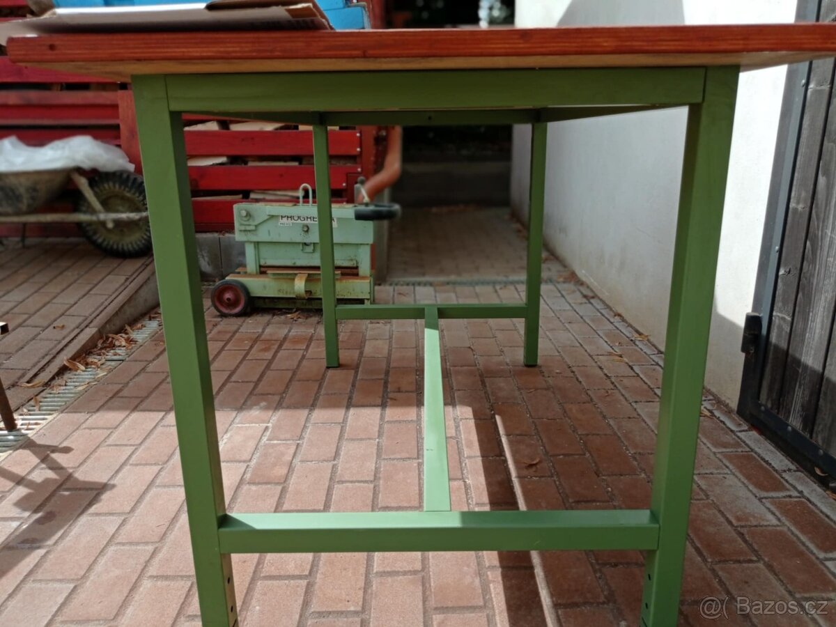 Pracovní stůl - 5