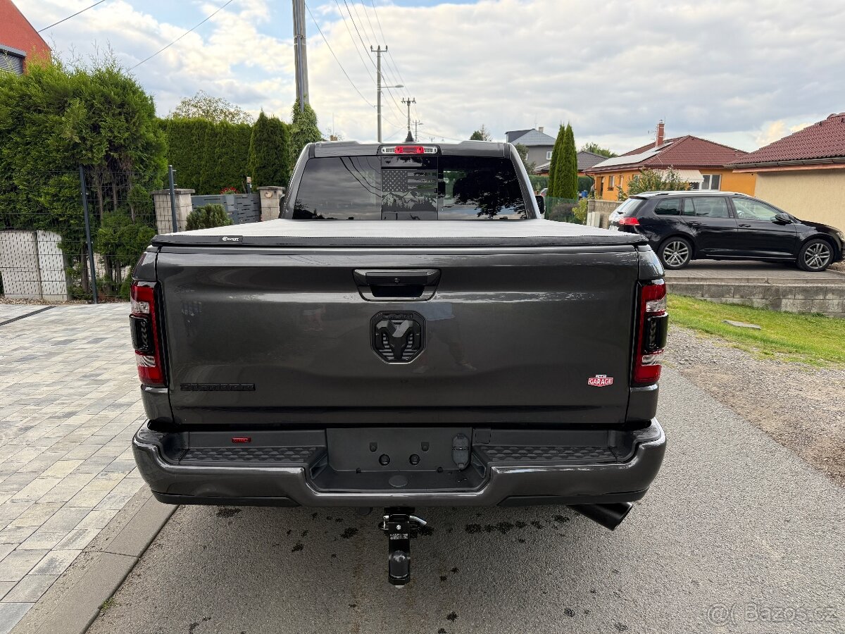 DODGE RAM PENTASTAR 6 míst QUAD CAB
