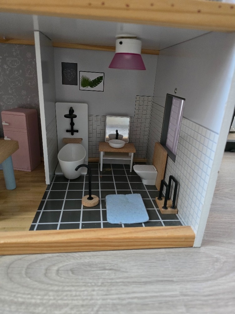 Dřevěný domeček pro panenky - 5