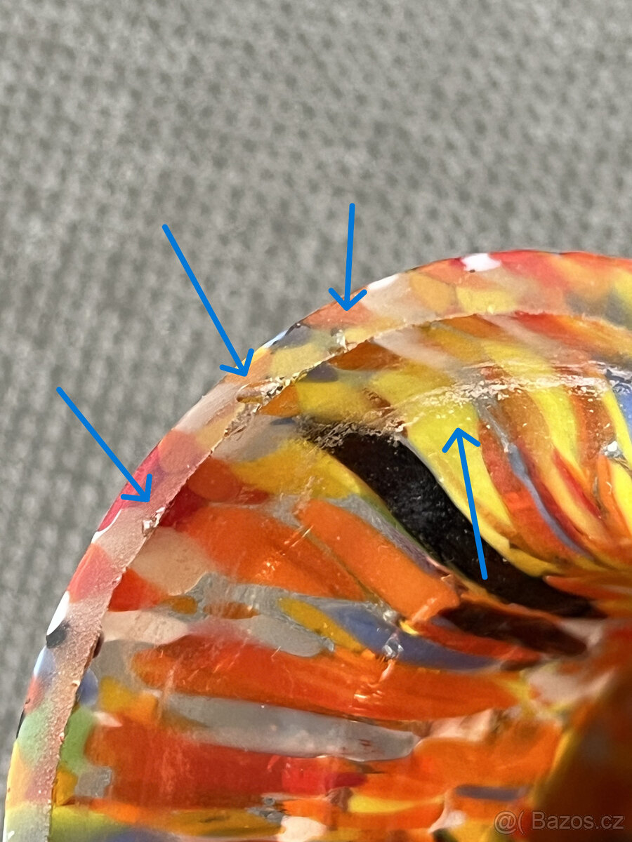 Starožitná malá váza 9.5 cm, barevné brokové sklo - 5