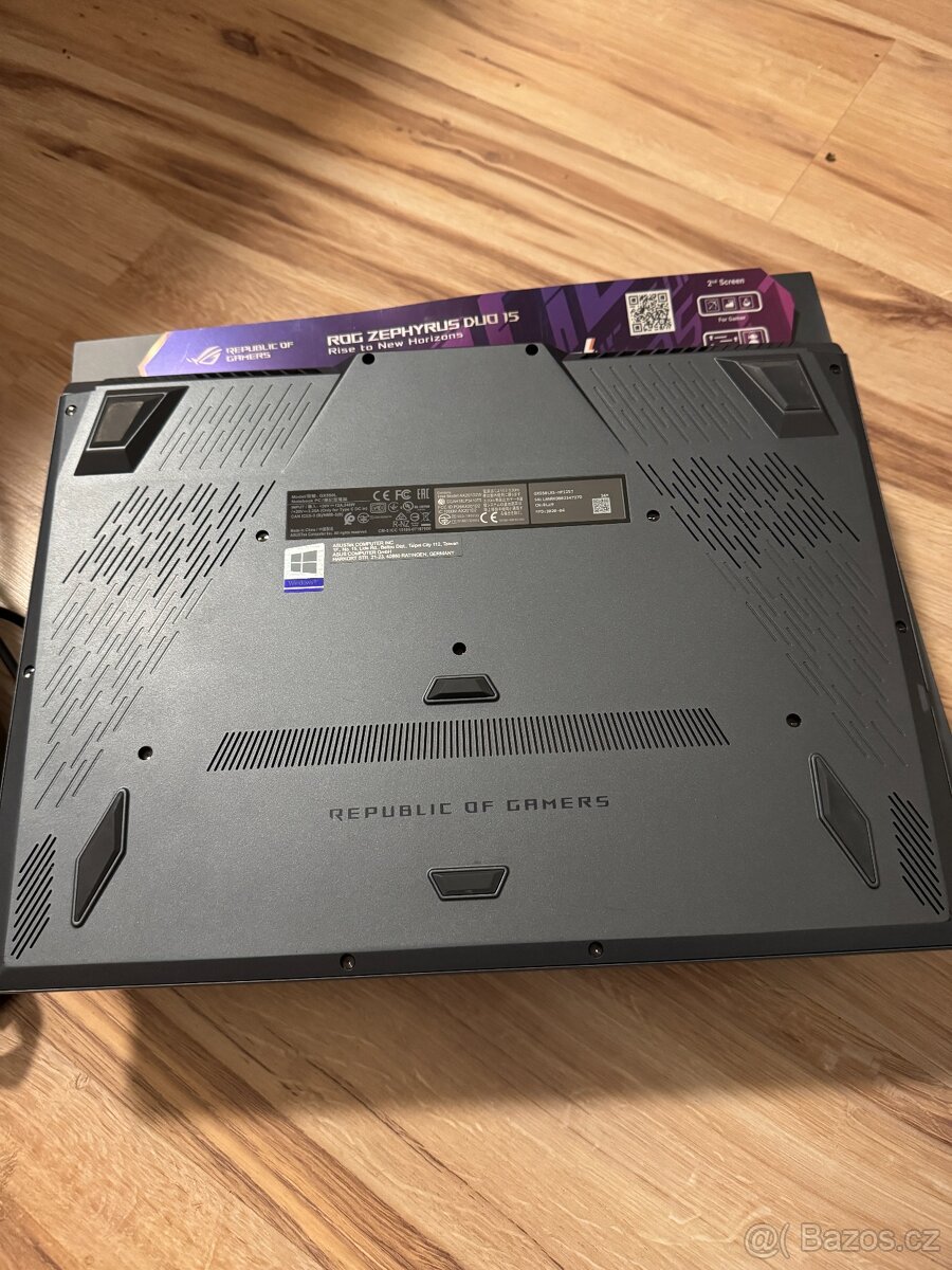 ASUS ROG Zephyrus Duo 15 GX550LXS - 5