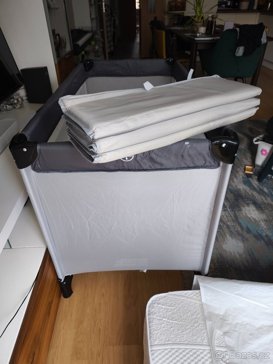 Cestovní postýlka - 5