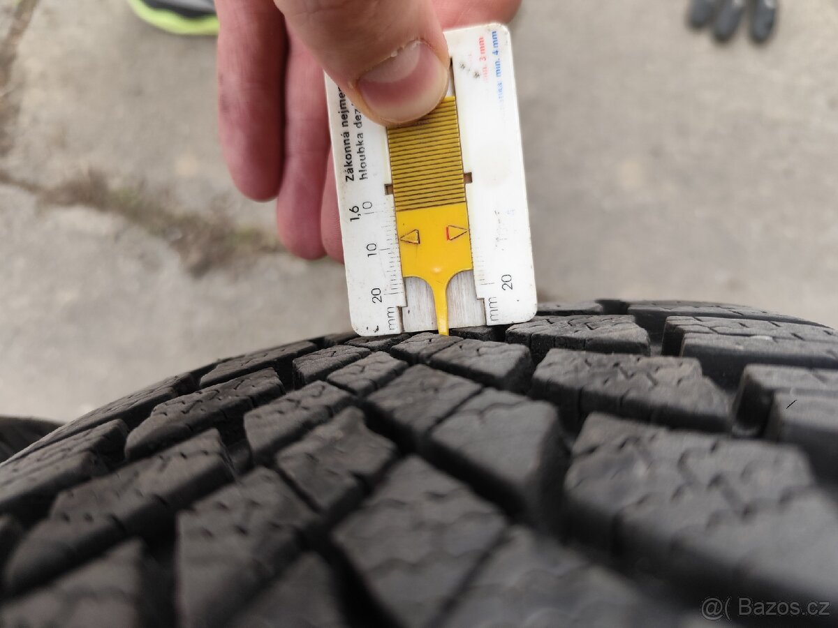 Bridgestone 205/50/r17 93V - 5