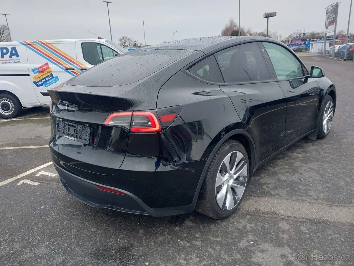 🔋 Tesla Model Y Long Range RWD (2024) - 5