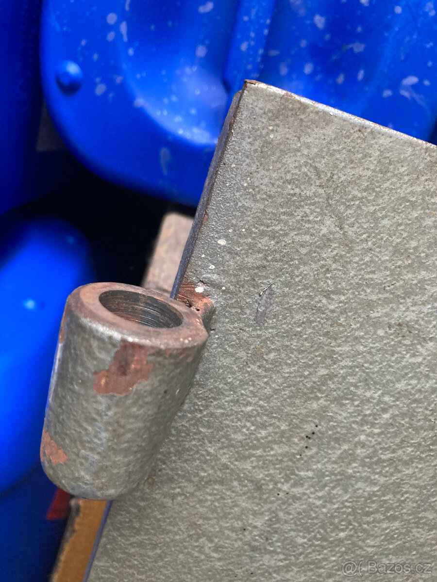 Trezor KOVONA - dveře se zámkem za 2.500 kč - 5