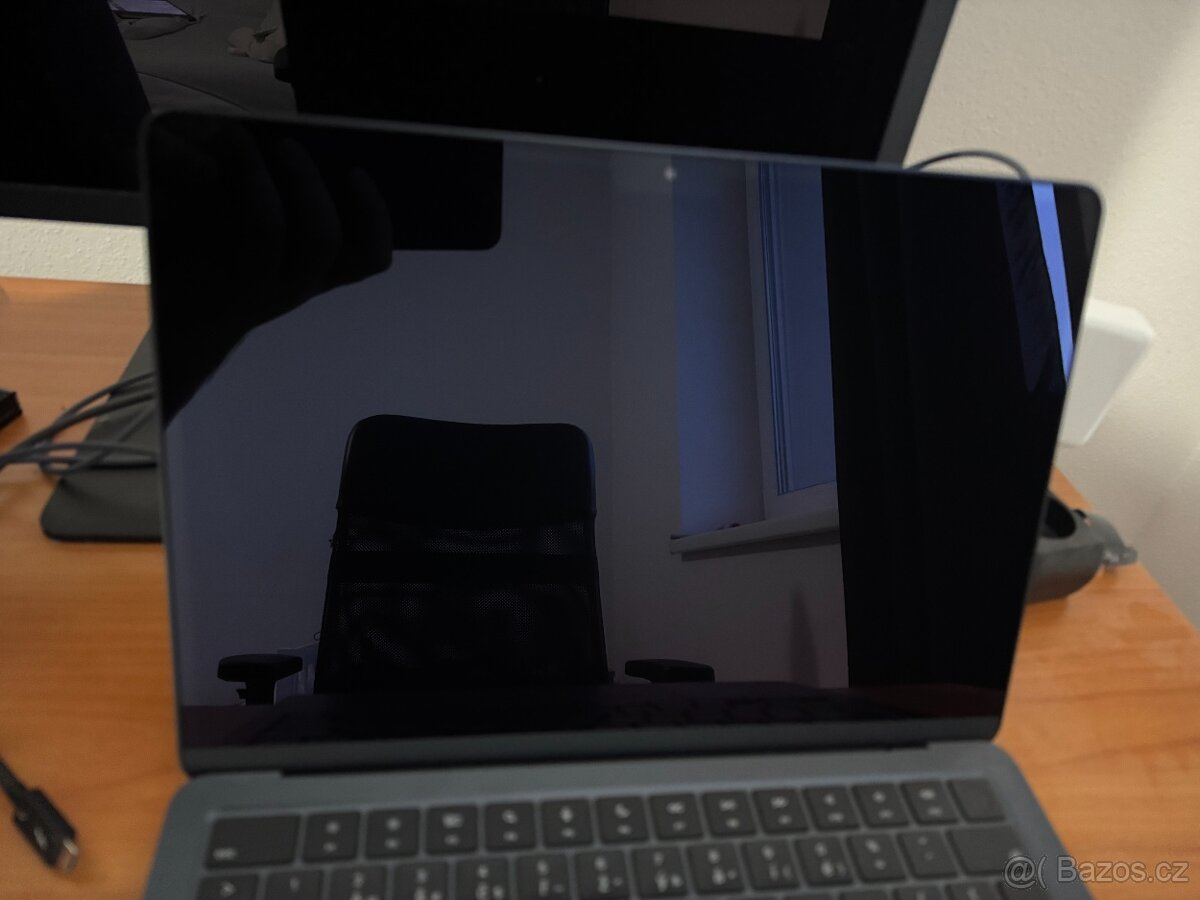 MacBook Air M3 24/512GB midnight, super stav - 5