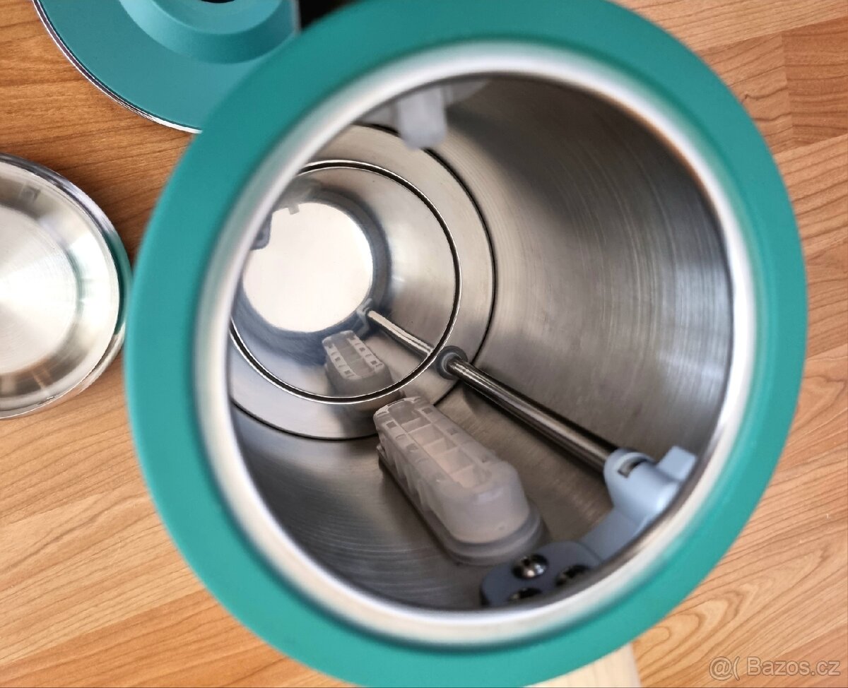 Rychlovarná konvice Briebe KT1165 - 5