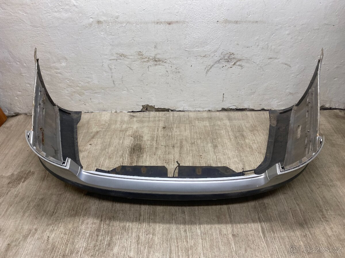 ŠKODA OCTAVIA 2 04-08 - ZADNÍ NÁRAZNÍK S PARK. SENZORY 9102 - 5