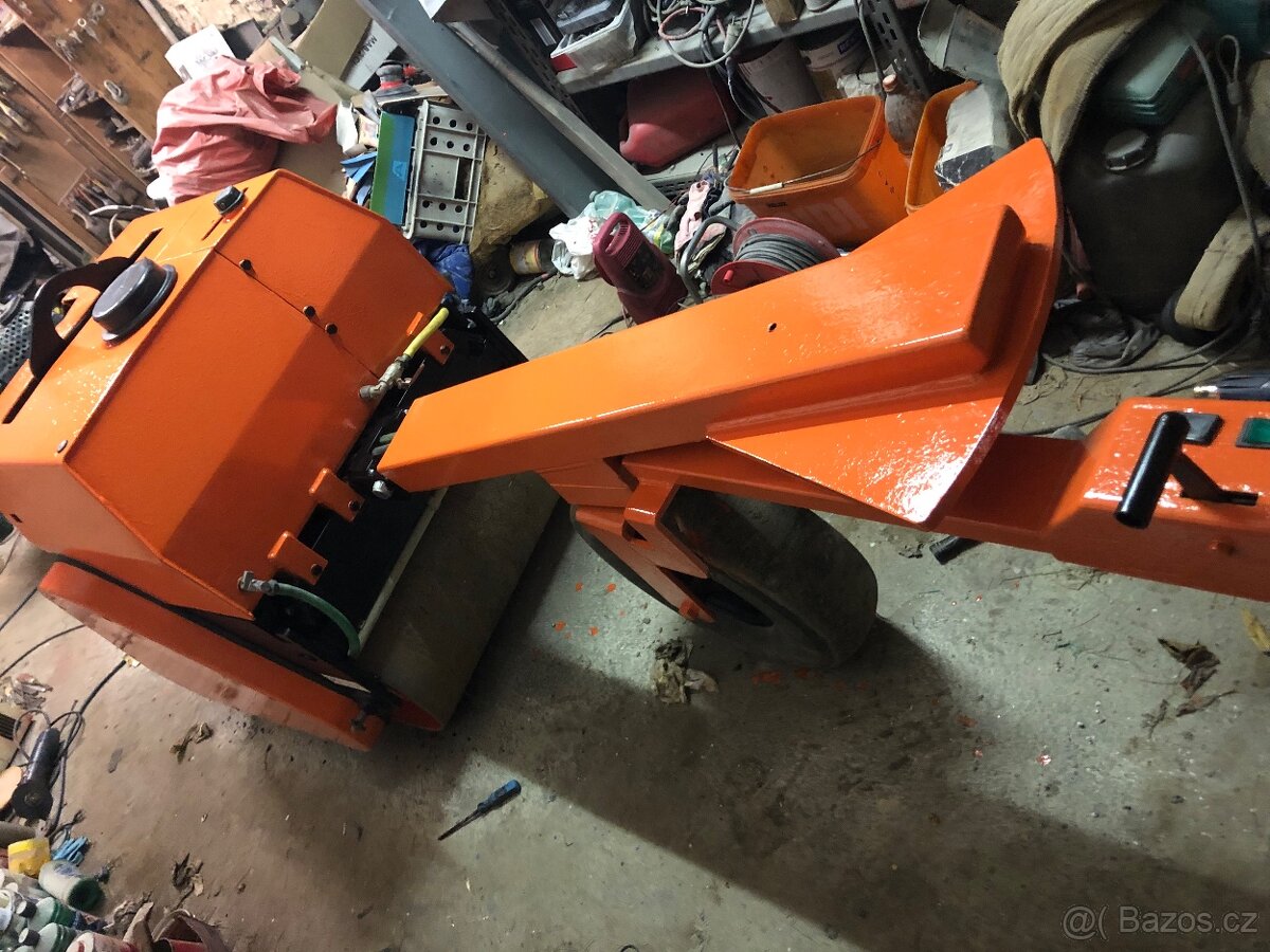 Vibrační válec NTC VVV.701/22H - 5