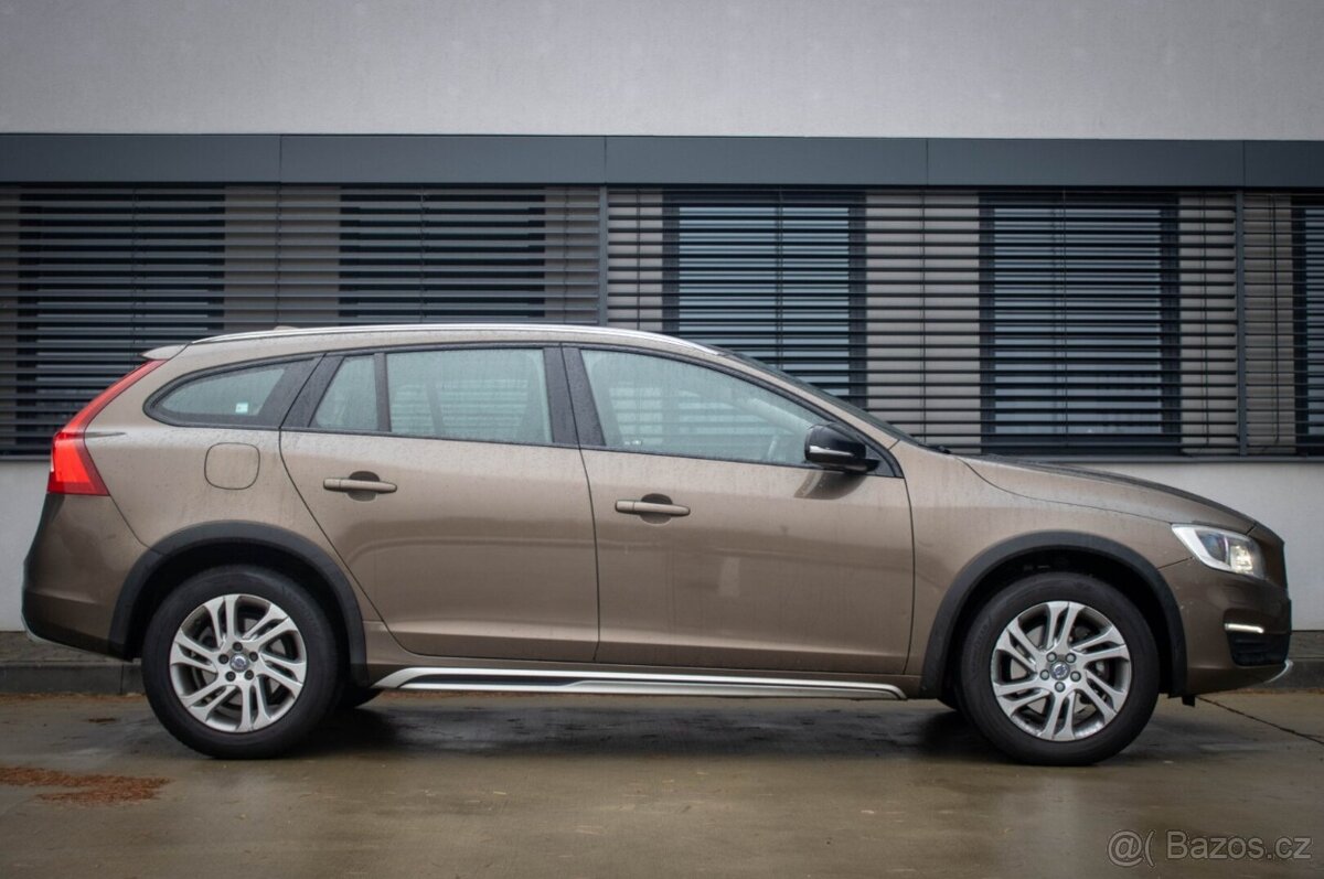 VOLVO V60 Cross Country 2.0L 110kW MT/6 2017 - 5