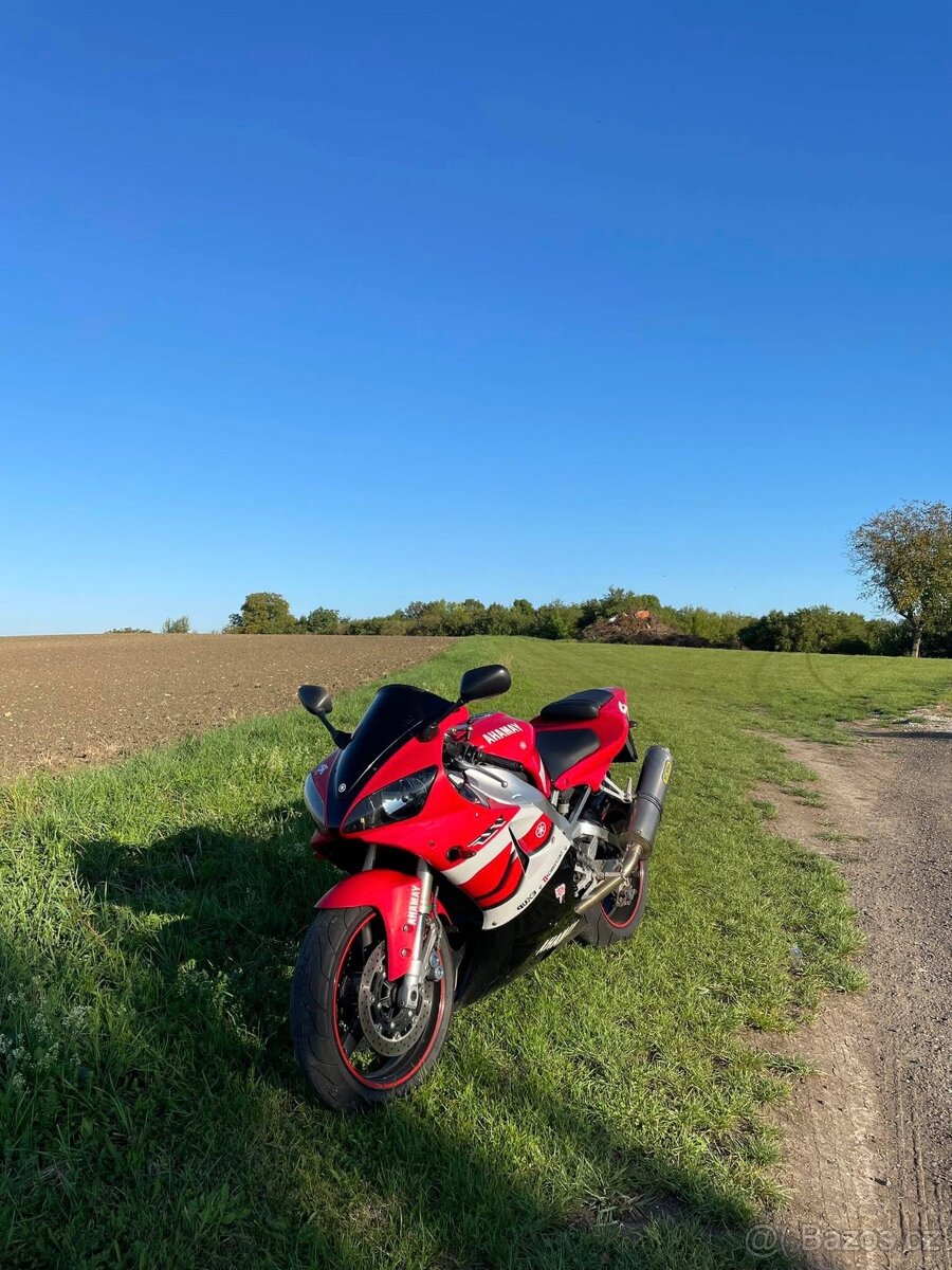 Yamaha - R1 2000 - 5