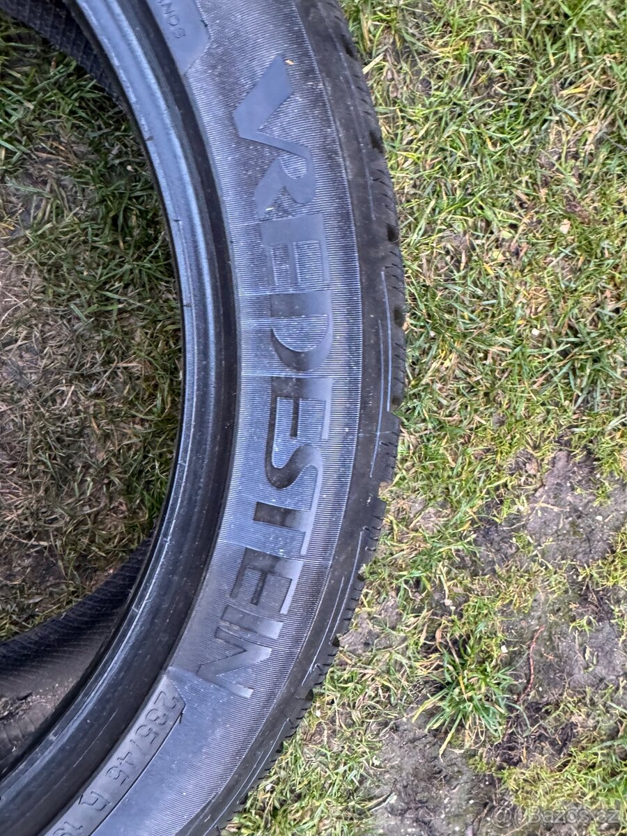 Zimní pneu 2ks 235/45 r19 - 5
