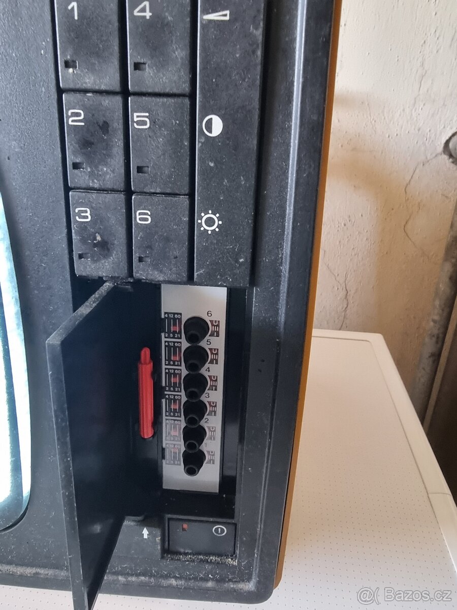 Prodám RETRO televizor TESLA PLUTO viz foto. - 5