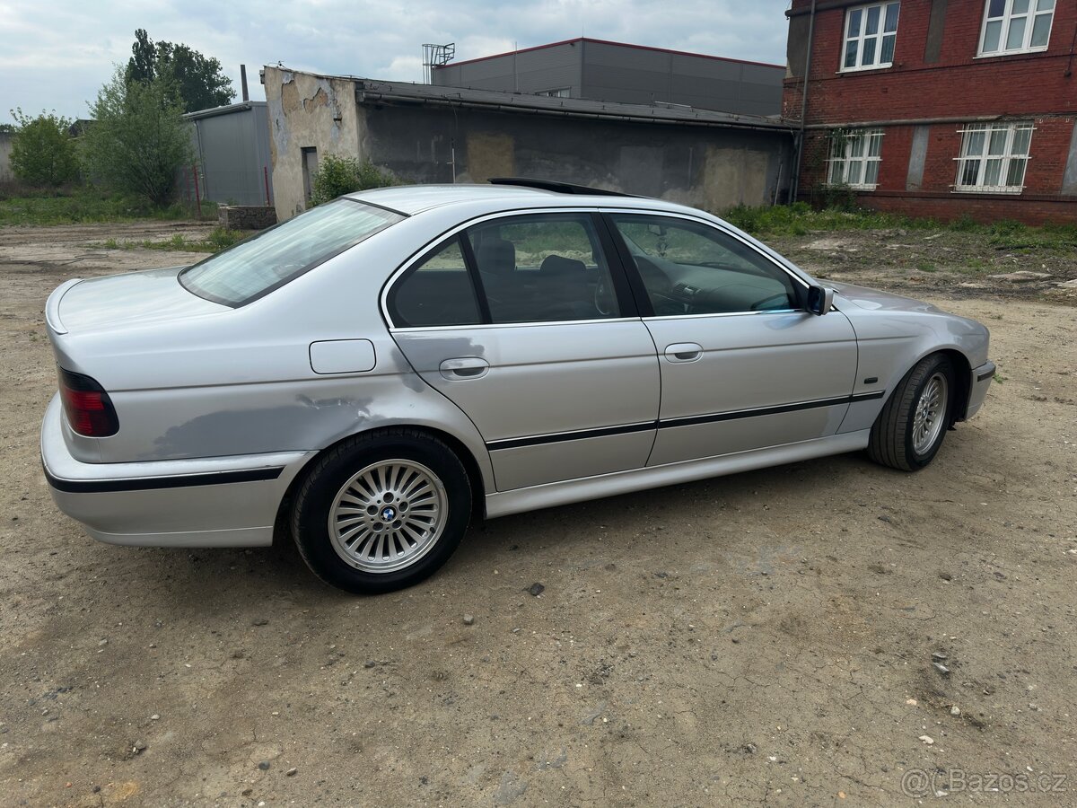 BMW E39 2.5i - 5