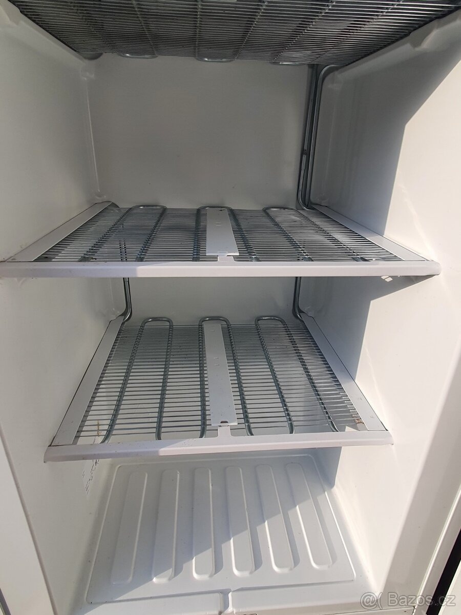 velký 200 litrů moderní mrazák třída A+ - 5