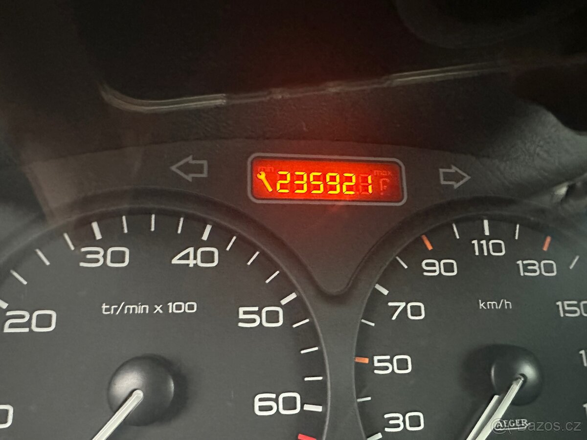 Peugeot 206 1.1 benzín - 5