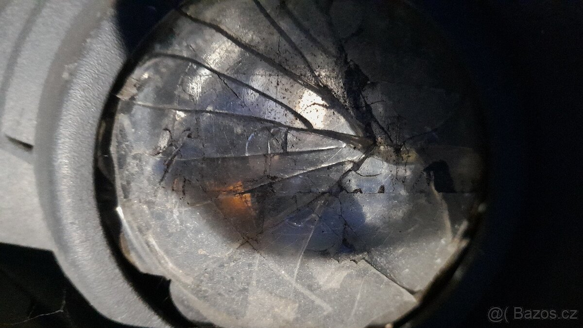 Prodám nárazník přední Ford Focus před 1 předface - 5