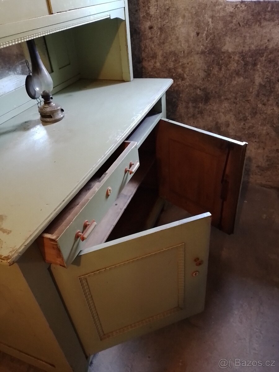 Stará kredenc 30 léta - 5