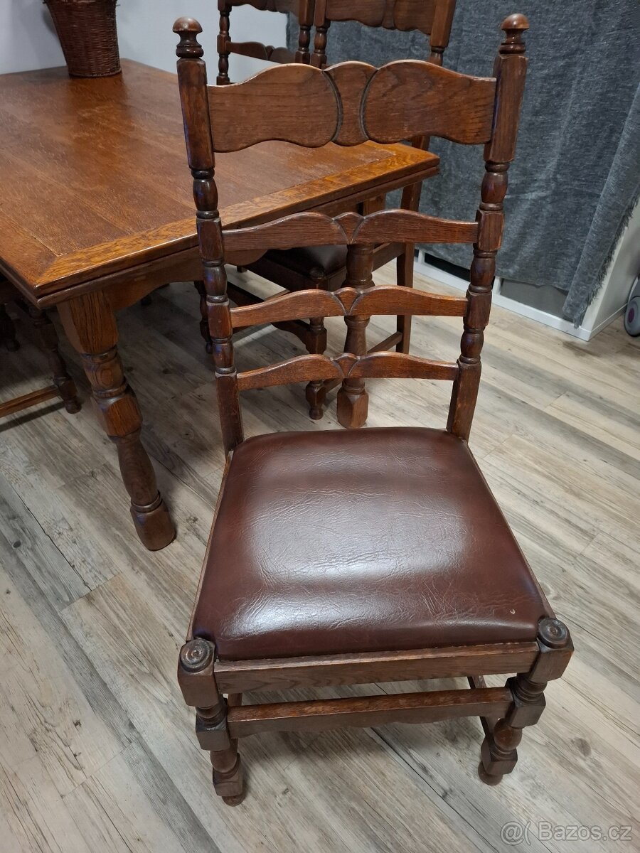 Jídelní stůl s židlemi - 5