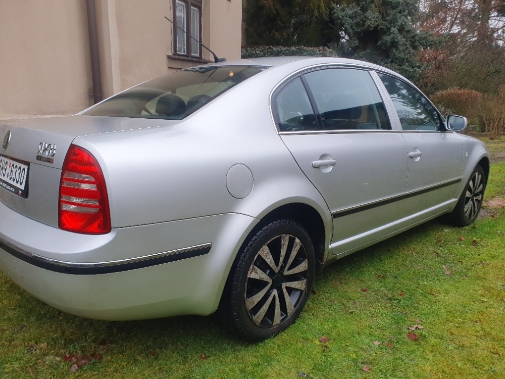 Škoda Superb 2,5 TDI 6V 120 KW, Automat - 5