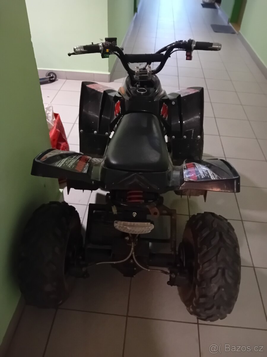 Dětská elektrická čtyřkolka
