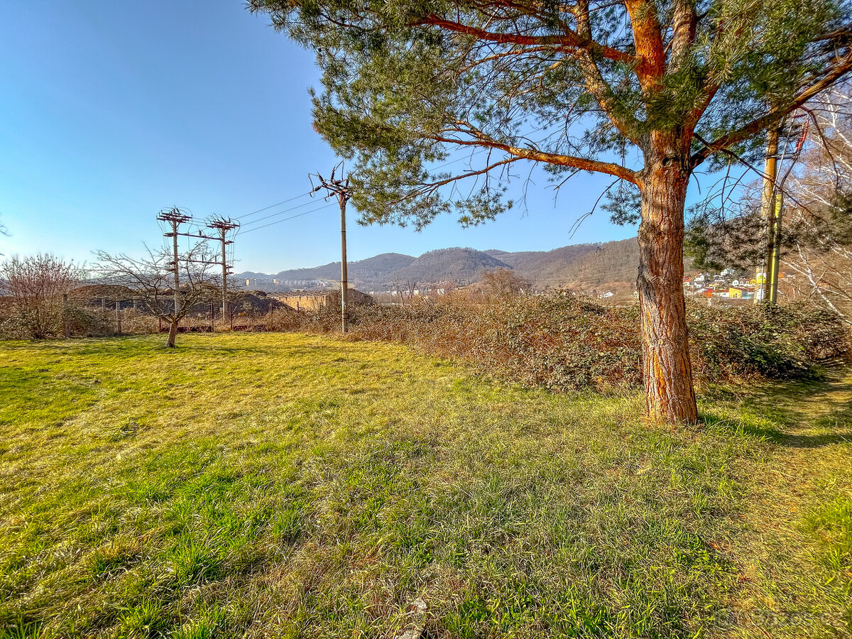 Stavební pozemek určený k výstavbě RD, obec Valtířov - 5