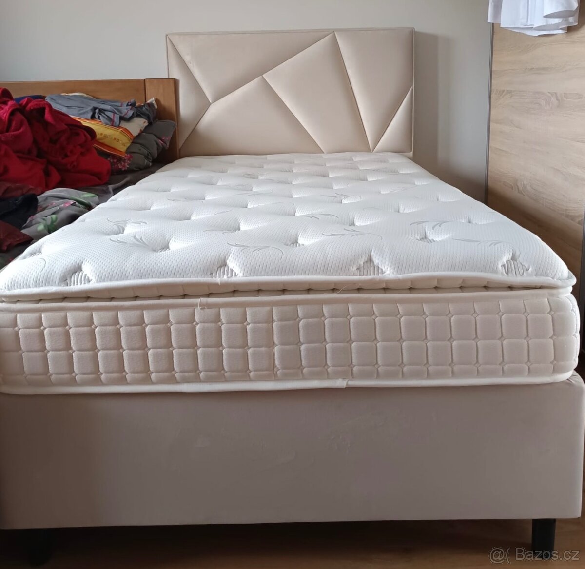 Nová čalouněná postel MOON - 5