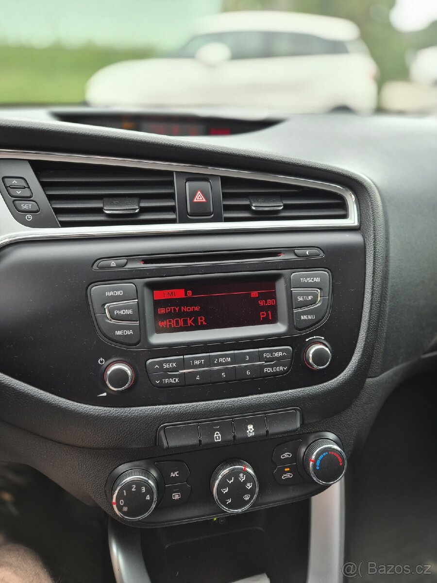 Kia Ceed, benzin-LPG, r.v. 2016, najeto 105tis - bazary NE - 5