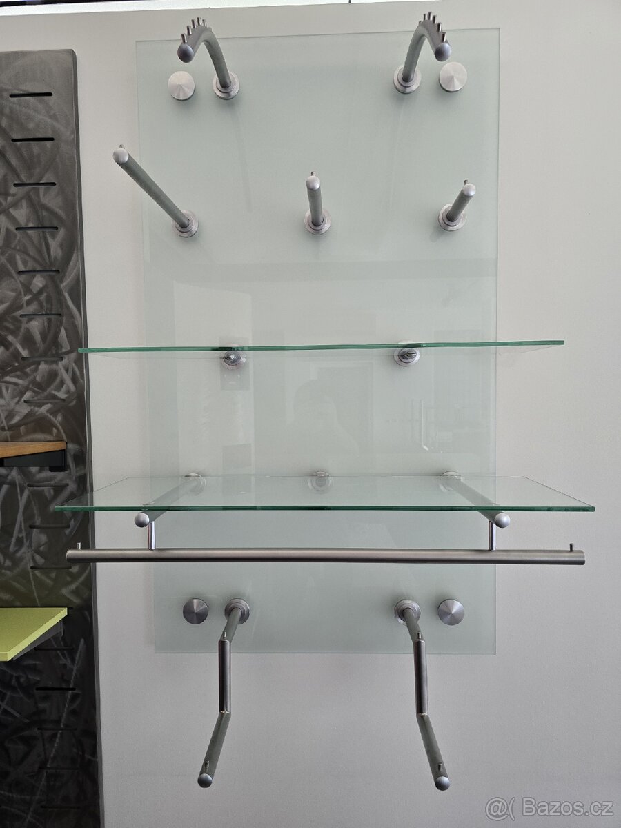 Výstavní - prodejní skleněný panel s adaptéry - 5