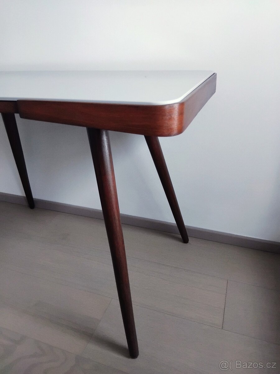 Konferenční stolek Jiroutek - 5