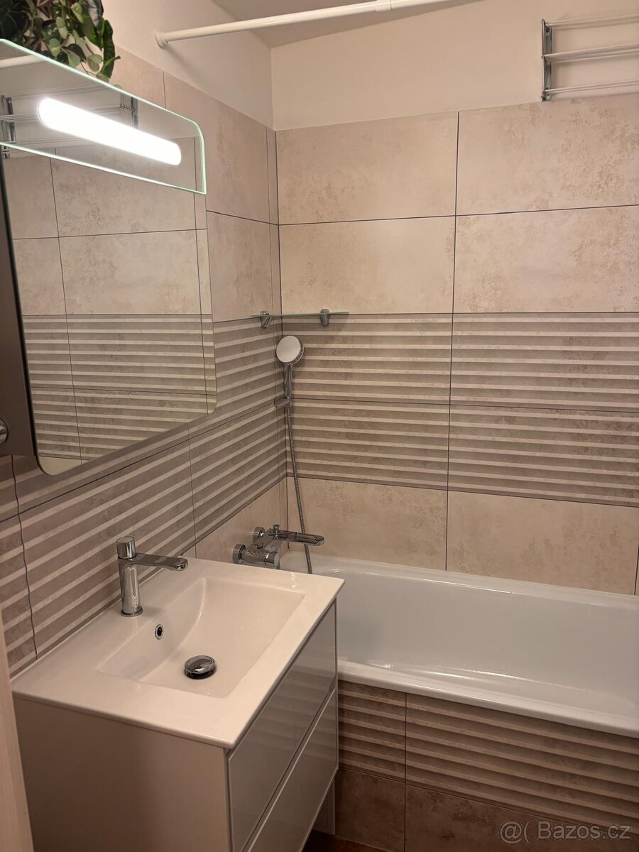 3kk 4 patro s vyhledem na Jested - 5