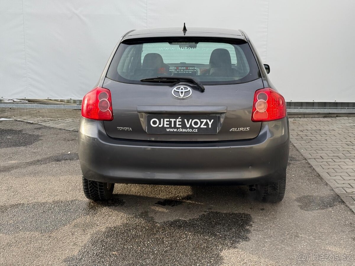 Toyota Auris 1.6 benzín 91 kW - 5