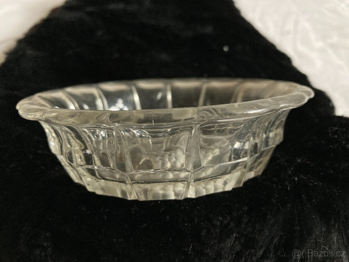 starožitné misky a tácy s ornamentální řezbou - 5