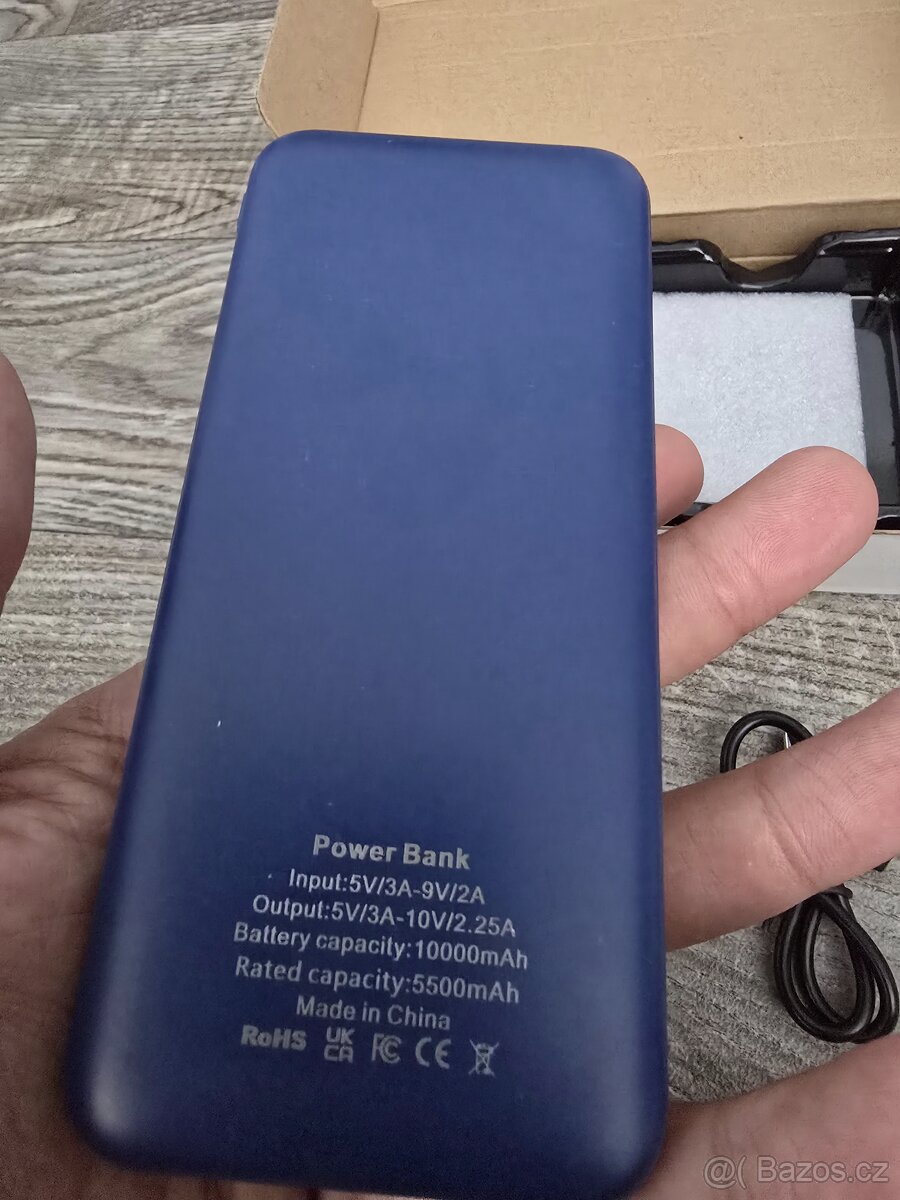 Powerbanka plně funkční USB nabíjení telefonu a USB c výstup - 5