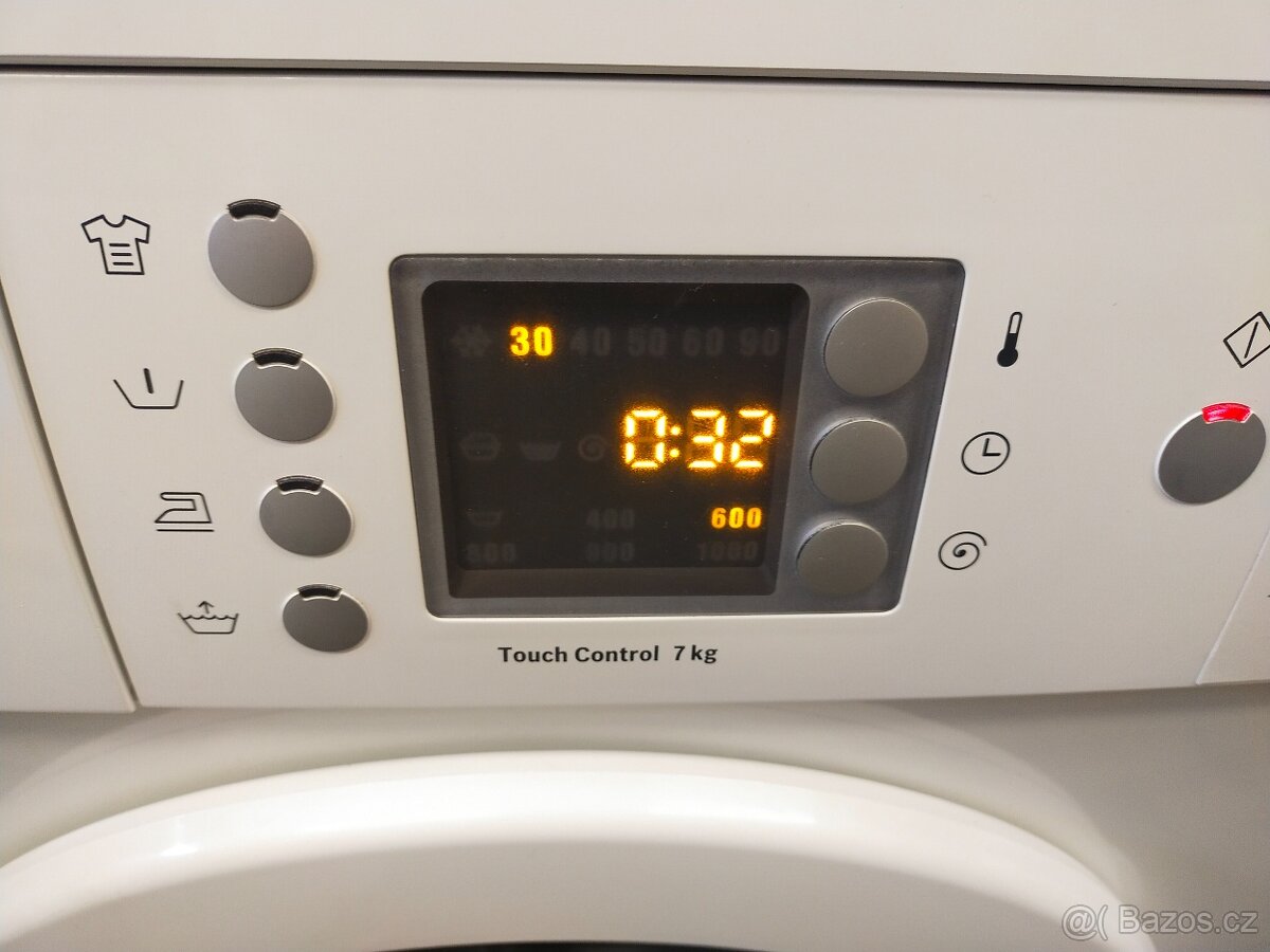 Prodám dig.pracku zn.Bosch na 7 kg---Dovezu - 5