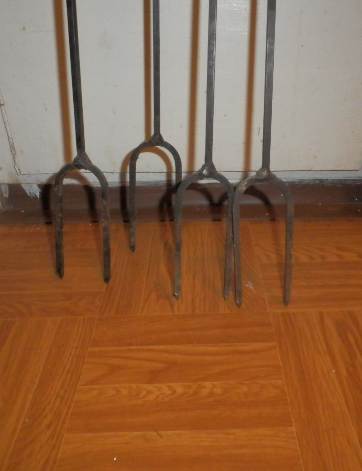 Litinové rošty+ocelové opékací vidličky - 5