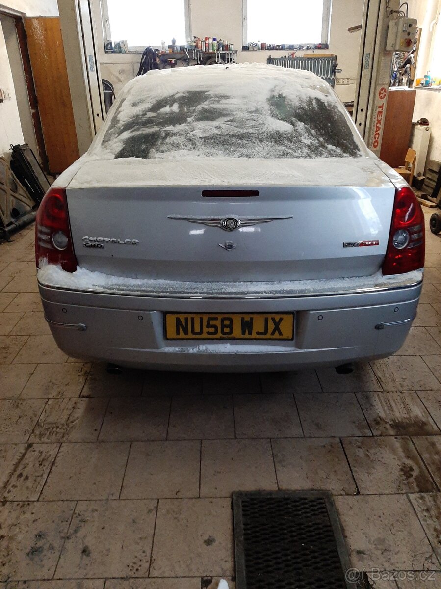 Chrysler 300c SRT - 5