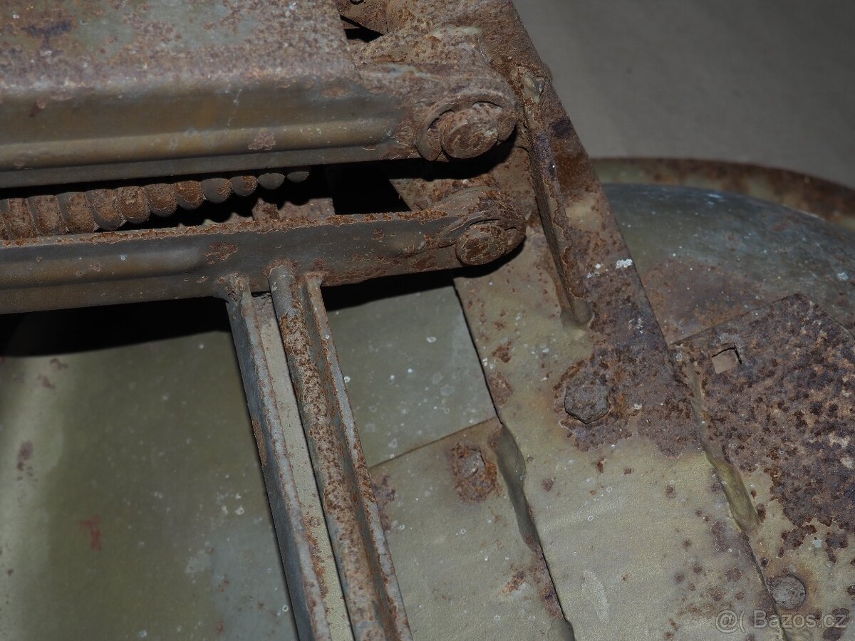 Zetor 2011, 3011, 4011 - sedačka traktor - 5